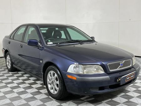 2001-Volvo-S40-20_8