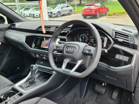 2024-Audi-Q3-Sportback-Black-Edition-35-TFSI_1