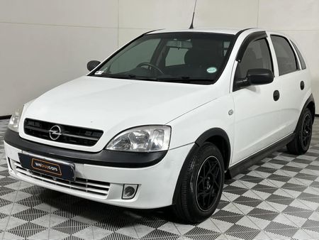 2005-Opel-Corsa-14-Comfort_0
