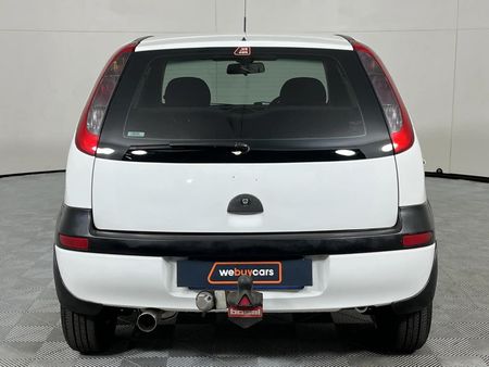 2005-Opel-Corsa-14-Comfort_14