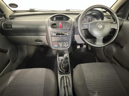 2005-Opel-Corsa-14-Comfort_1