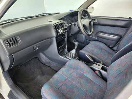 1998-Toyota-Corolla-160i-GL_11