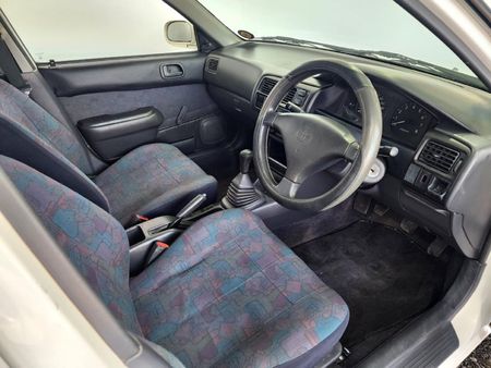 1998-Toyota-Corolla-160i-GL_15