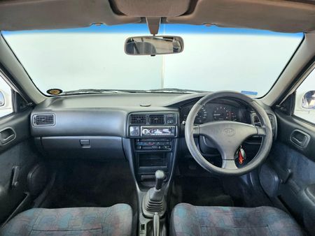 1998-Toyota-Corolla-160i-GL_18