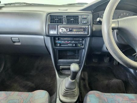 1998-Toyota-Corolla-160i-GL_19