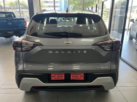 2025-Nissan-Magnite-10-Acenta-AMT_4