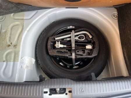 2011-Volkswagen-Polo-Vivo-14-Trendline-5-dr_9