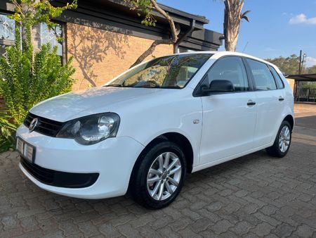 2011-Volkswagen-Polo-Vivo-14-Trendline-5-dr_3