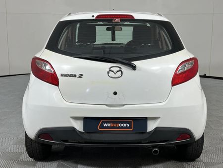 2010-Mazda-2-13-Active_12