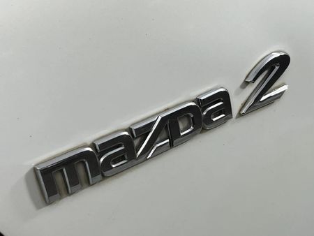 2010-Mazda-2-13-Active_8