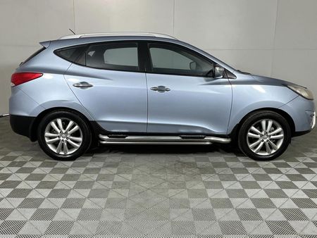 2011-Hyundai-ix35-20-GLS-Executive_15