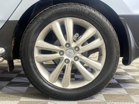 2011-Hyundai-ix35-20-GLS-Executive_6