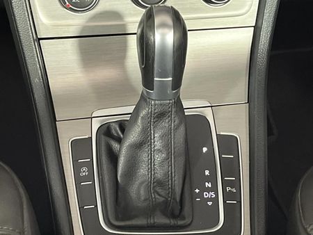 2015-Volkswagen-Golf-VII-14-TSI-Comfortline-Auto_10