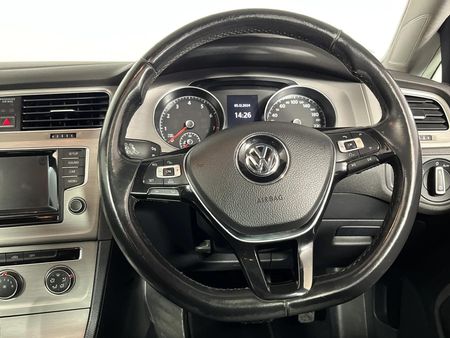 2015-Volkswagen-Golf-VII-14-TSI-Comfortline-Auto_11