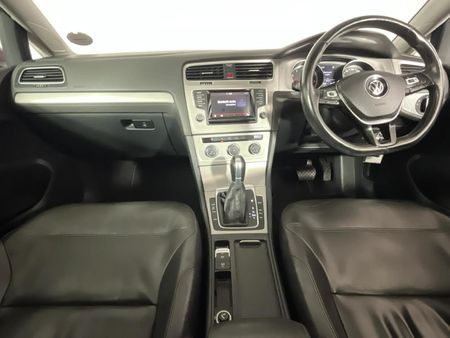 2015-Volkswagen-Golf-VII-14-TSI-Comfortline-Auto_1