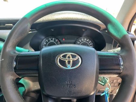 2017-Toyota-Hilux-24-GD-Single-Cab_10