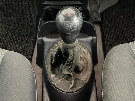 2004-Kia-Picanto-11_10