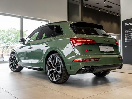 2025-Audi-SQ5-quattro-Auto-Black-Edition_5