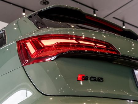 2025-Audi-SQ5-quattro-Auto-Black-Edition_6