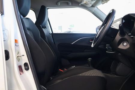 2025-Suzuki-Swift-12-GL_10