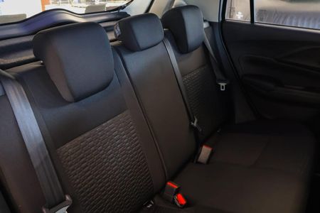 2025-Suzuki-Swift-12-GL_11