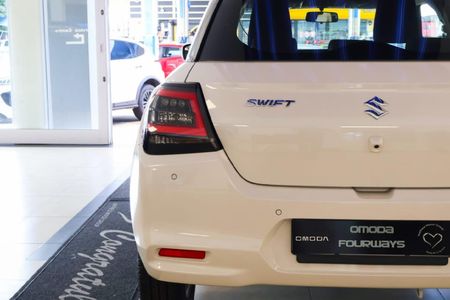 2025-Suzuki-Swift-12-GL_13