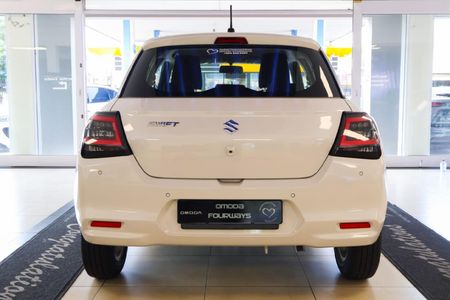 2025-Suzuki-Swift-12-GL_14