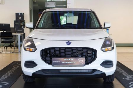 2025-Suzuki-Swift-12-GL_1