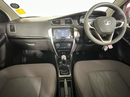 2017-TATA-Bolt-12T-XT-5-dr_1