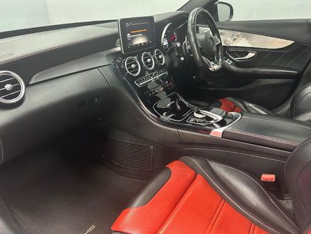 2015-Mercedes-AMG-C-Class-C63-AMG_13