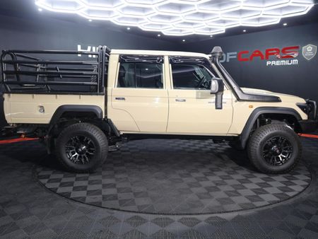 2018-Toyota-Land-Cruiser-79-45-D-Double-Cab_2