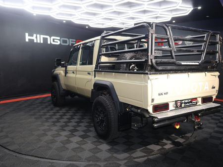 2018-Toyota-Land-Cruiser-79-45-D-Double-Cab_3
