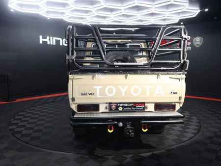 2018-Toyota-Land-Cruiser-79-45-D-Double-Cab_4