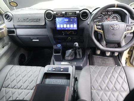 2018-Toyota-Land-Cruiser-79-45-D-Double-Cab_7