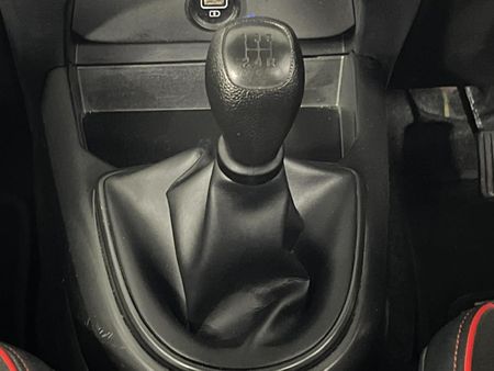 2022-Hyundai-Grand-i10-10-Motion_10