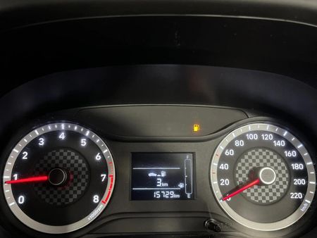 2022-Hyundai-Grand-i10-10-Motion_2