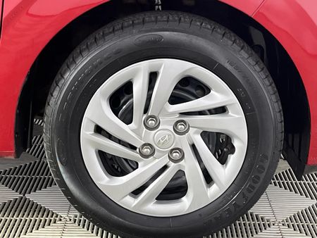 2022-Hyundai-Grand-i10-10-Motion_5