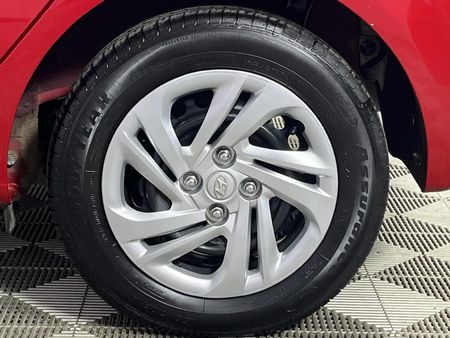 2022-Hyundai-Grand-i10-10-Motion_6