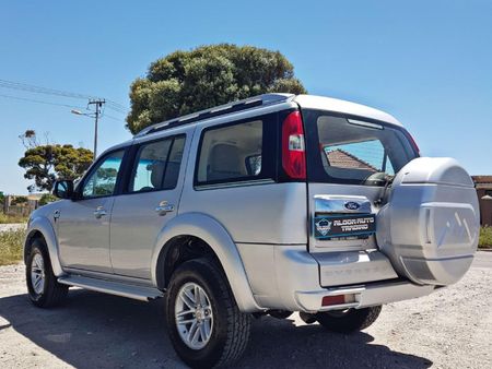 2011-Ford-Everest-30-TDCi-XLT_12