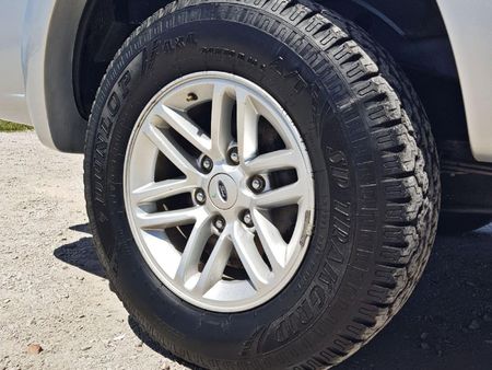 2011-Ford-Everest-30-TDCi-XLT_19