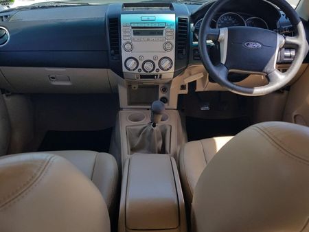 2011-Ford-Everest-30-TDCi-XLT_30