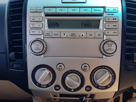 2011-Ford-Everest-30-TDCi-XLT_31