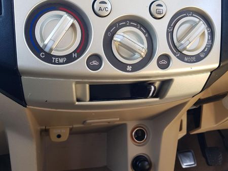 2011-Ford-Everest-30-TDCi-XLT_32