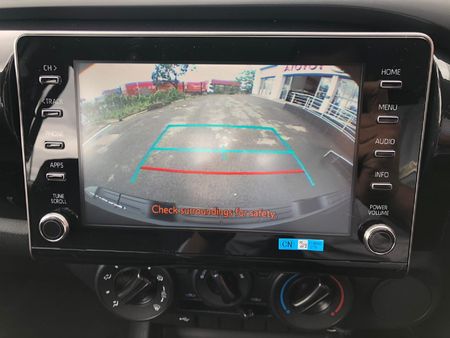 2025-Toyota-Hilux-24-GD-6-Raised-Body-Raider-Auto-Double-Cab_9