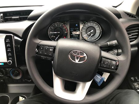 2025-Toyota-Hilux-24-GD-6-Raised-Body-Raider-Auto-Double-Cab_10