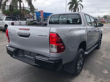 2025-Toyota-Hilux-24-GD-6-Raised-Body-Raider-Auto-Double-Cab_6