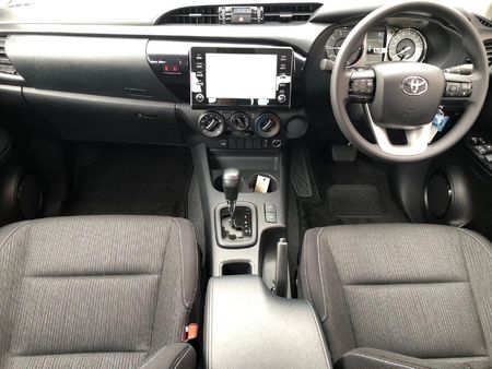 2025-Toyota-Hilux-24-GD-6-Raised-Body-Raider-Auto-Double-Cab_8
