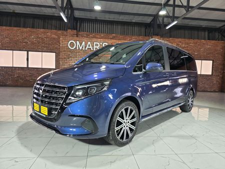 2025-Mercedes-Benz-V-Class-V300d-Exclusive_1