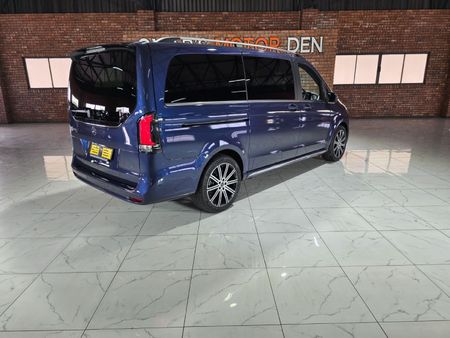 2025-Mercedes-Benz-V-Class-V300d-Exclusive_4