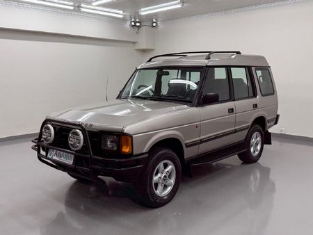 1992-Land-Rover-Discovery-V8i_0